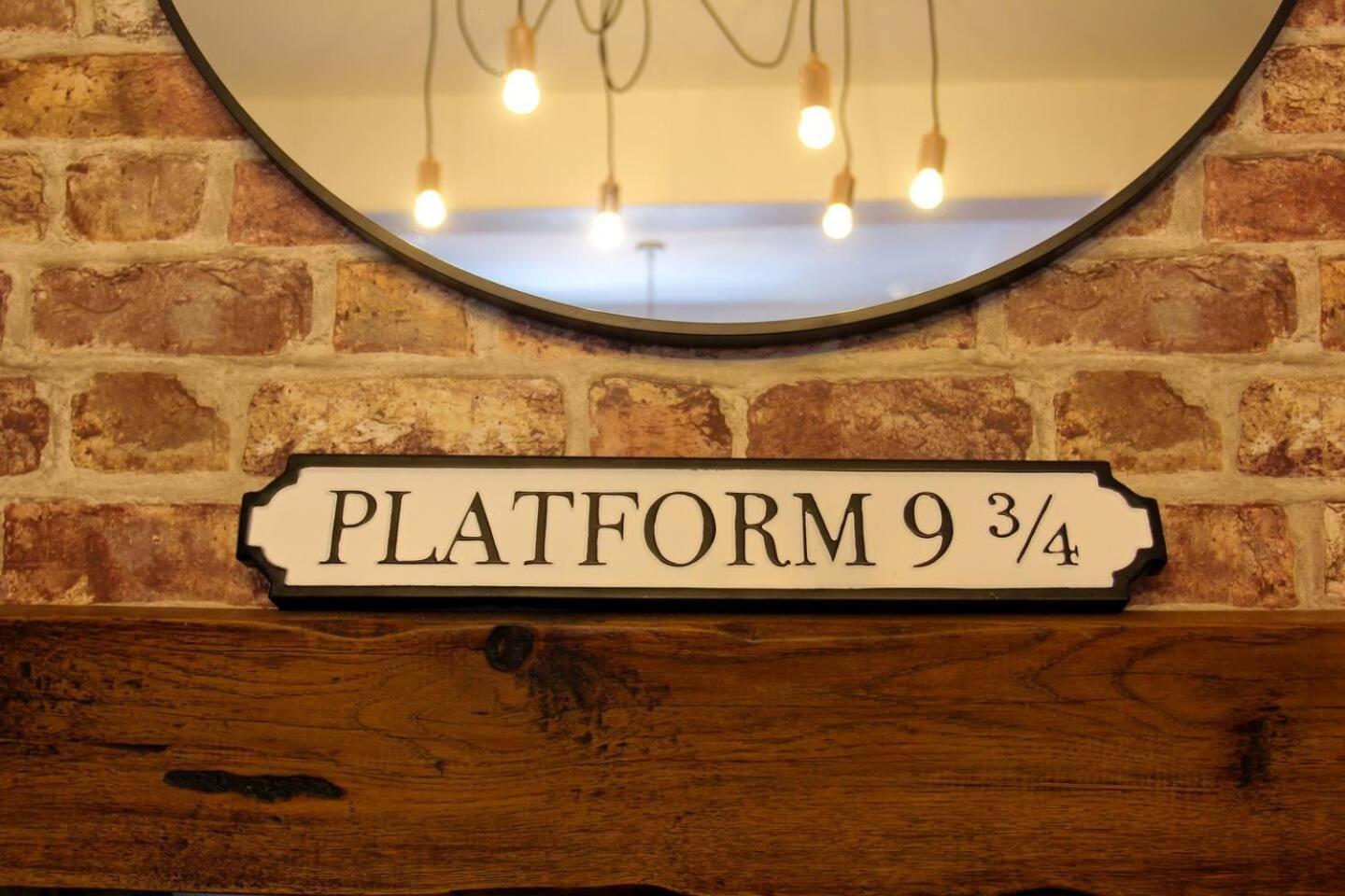 Studio-Sleeps 4-10 Min H Potter-17 Min London Watford  Dış mekan fotoğraf